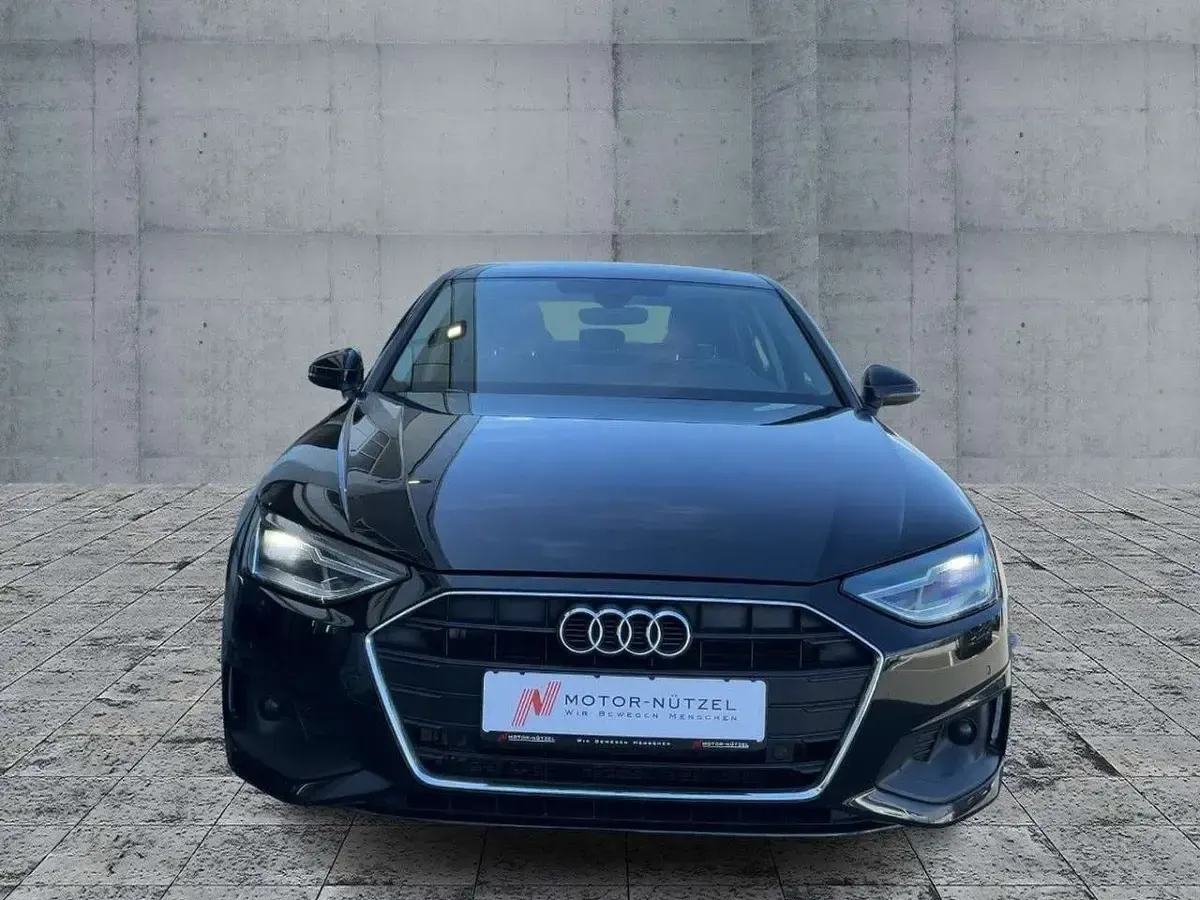 Gebraucht Audi A4 Basis 204 PS (150 kW) 2022 Mythosschwarz metallic Limousine