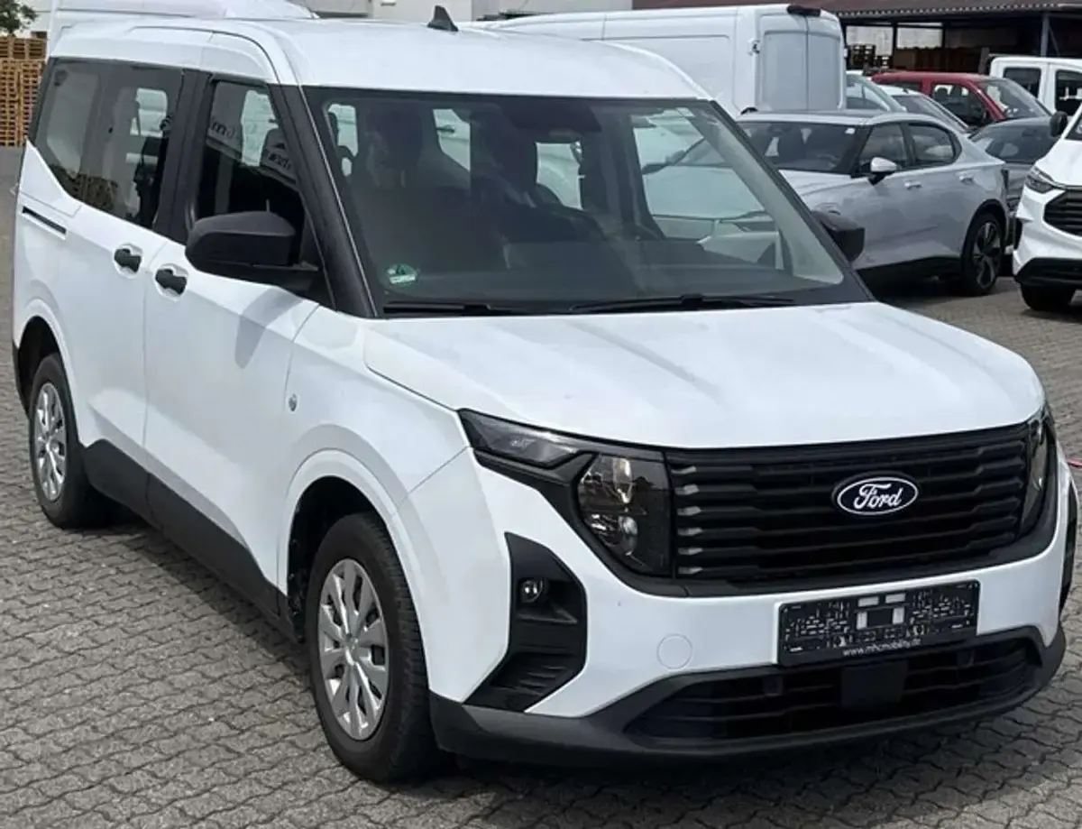 Gebraucht Ford Tourneo Courier Trend 125 PS (91 kW) 2024 Weiß Van / Kleinbus