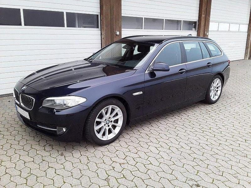 Blau Gebraucht 2012 BMW 535 Sport Line Kombi | 14.800 € (Guter Preis) - Bild 1/4