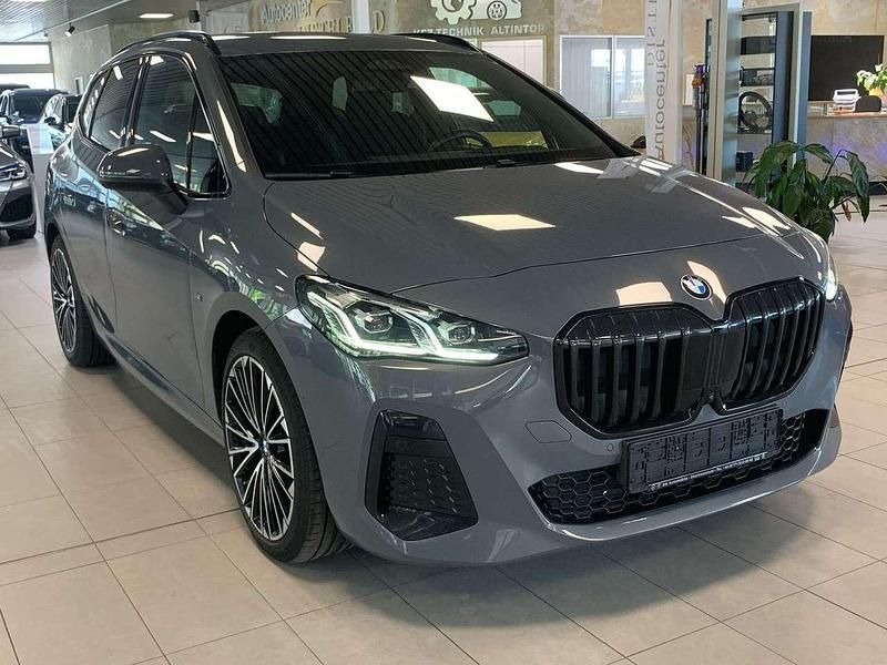 Sparkling kupfergrau metallic Gebraucht 2023 BMW 218 M Sport Van / Kleinbus | 28.500 € (Etwas zu teuer) - Bild 1/4