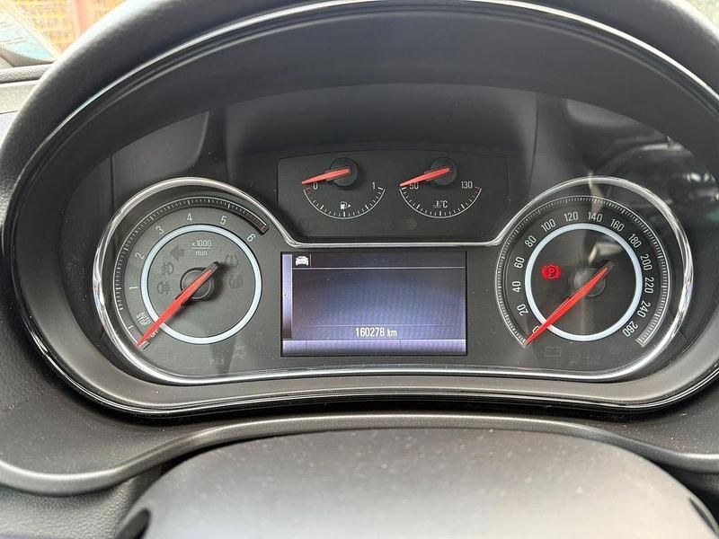 Gebraucht Opel Insignia 140 PS (102 kW) 2014 Schwarz Kombi