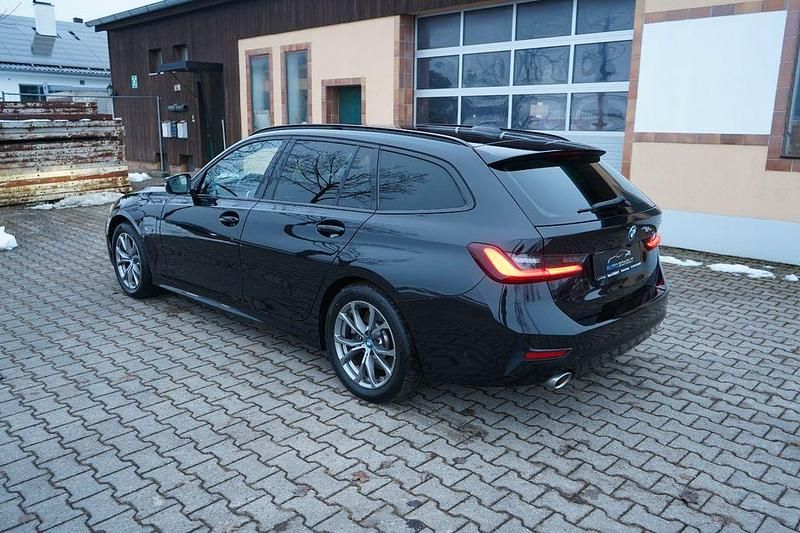 Gebraucht BMW 330e Sport Line 184 PS (135 kW) 2021 Schwarz Limousine
