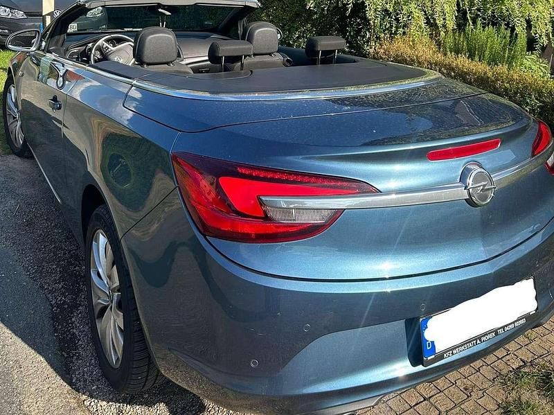 Gebraucht Opel Cascada 165 PS (121 kW) 2013 Blau Cabrio