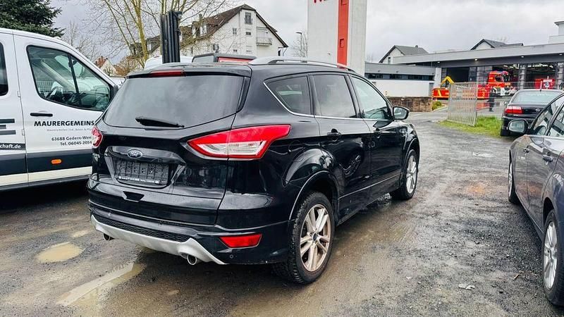 Gebraucht Ford Kuga Individual 179 PS (131 kW) 2015 Schwarz SUV