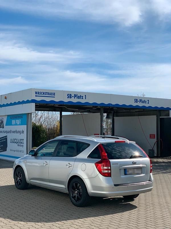 Gebraucht Kia Ceed 115 PS (84 kW) 2009 Grau Kleinwagen