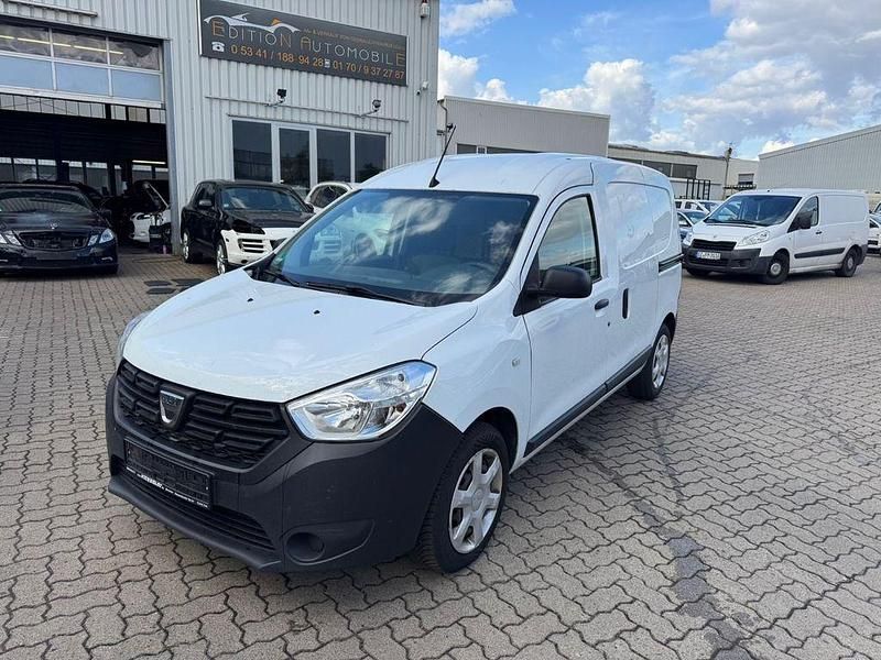 Weiß Gebraucht 2021 Dacia Dokker Comfort Van / Kleinbus | 5.490 € (Guter Preis) - Bild 1/4