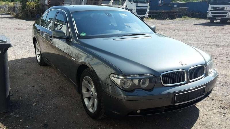 Gebraucht BMW 740 258 PS (189 kW) 2004 Grau Limousine