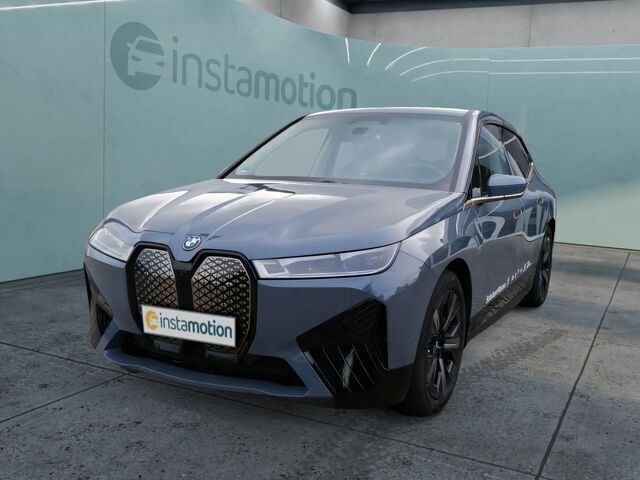 Grau Gebraucht 2023 BMW iX Sport Line SUV | 77.000 € (Etwas zu teuer) - Bild 1/2
