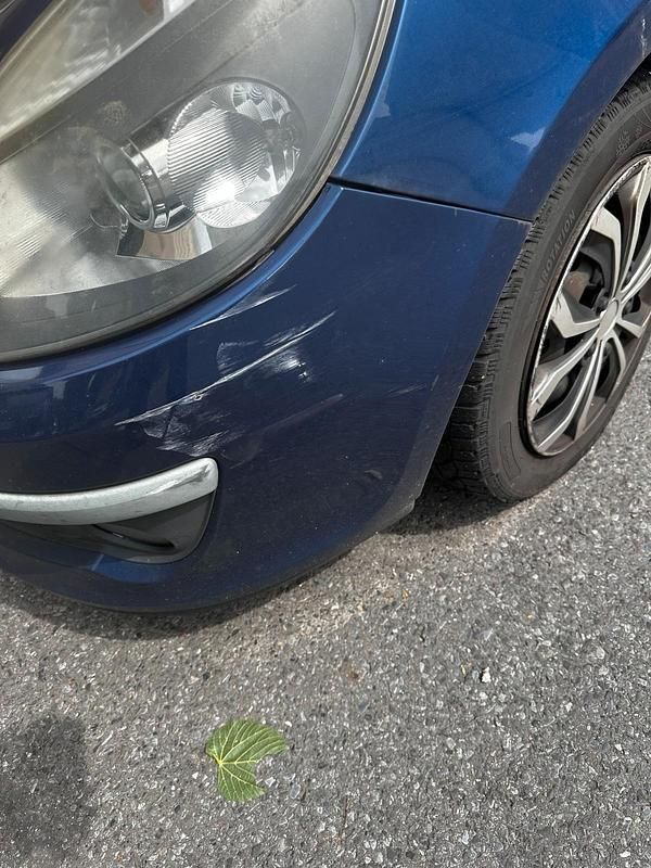 Blau Gebraucht 2006 Renault Clio III Kleinwagen | 1.300 € - Bild 1/2