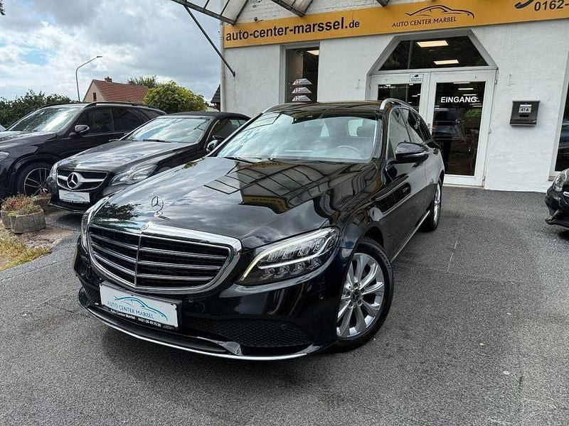 Gebraucht Mercedes C180 156 PS (114 kW) 2018 Schwarz Limousine