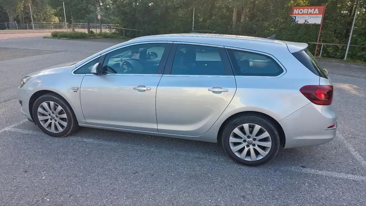 Gebraucht Opel Astra 130 PS (95 kW) 2015 Grau Kombi