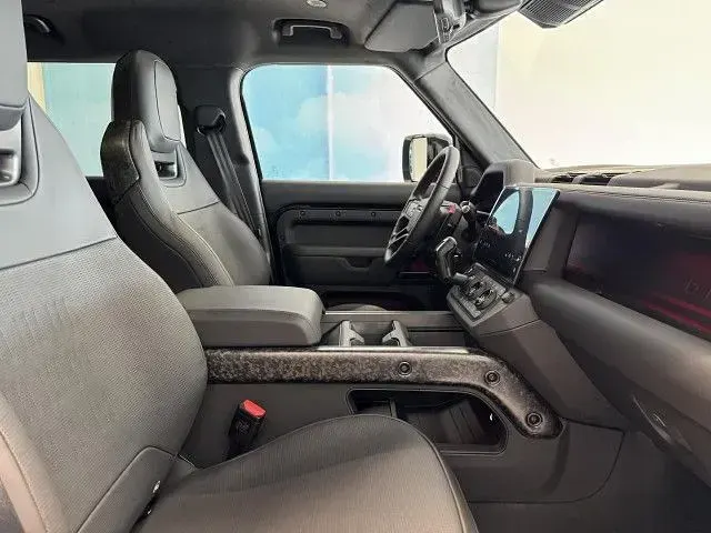 Neu Land Rover Defender 635 PS (467 kW) 2026 Schwarz SUV