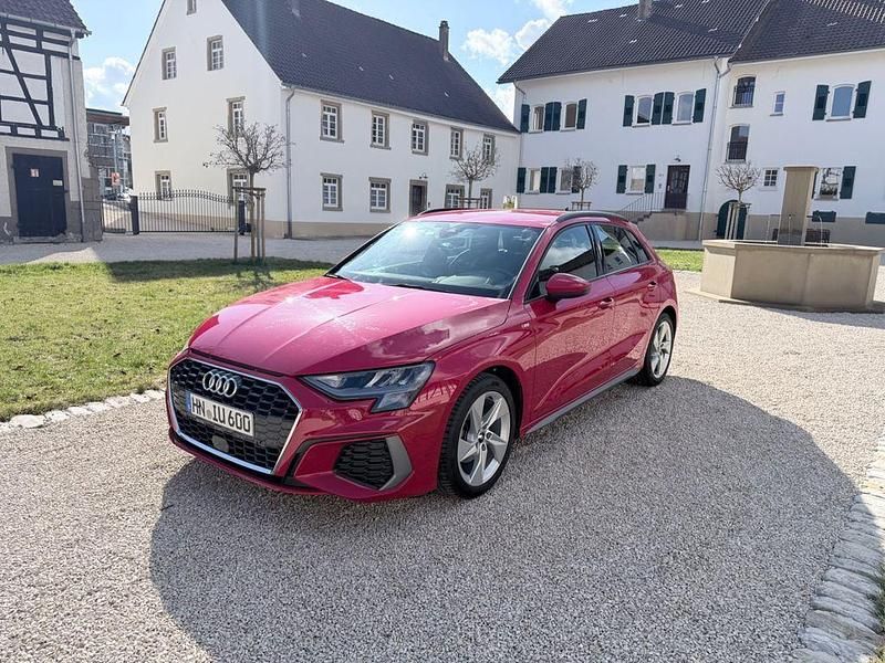 Gebraucht Audi A3 S-Line 150 PS (110 kW) 2022 Rot Limousine