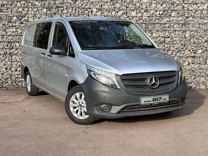 Silber Gebraucht 2020 Mercedes Vito Van | 16.850 € (Superpreis) - Bild 1/4
