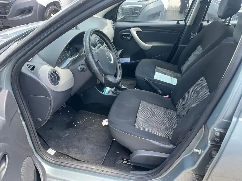Gebraucht Dacia Sandero 75 PS (55 kW) 2009 Blau Limousine