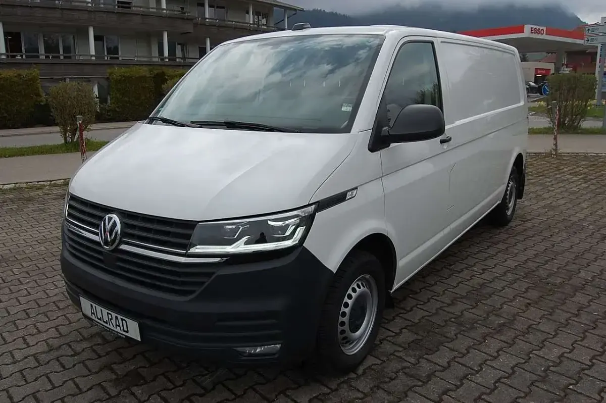 Gebraucht VW Transporter 150 PS (110 kW) 2022 Candyweiss Van