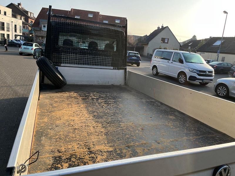 Gebraucht VW Crafter 102 PS (75 kW) 2018 Grün Van