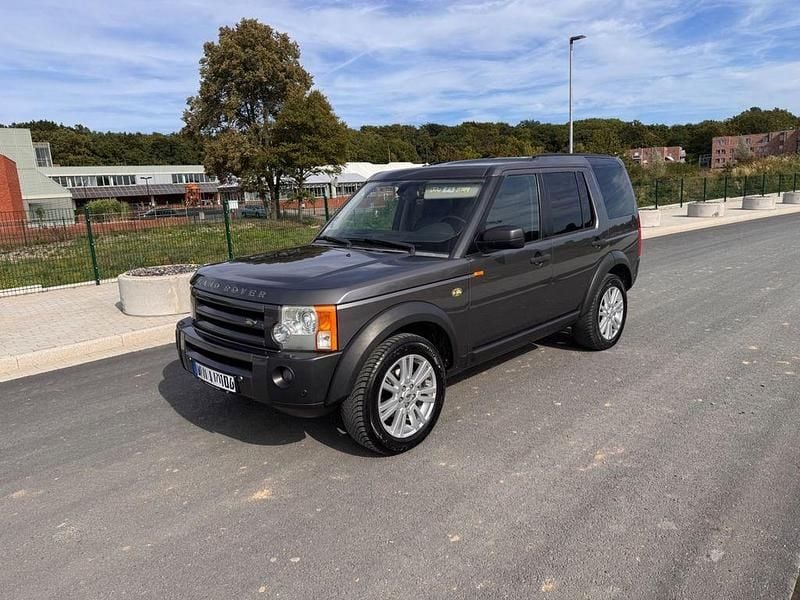 Grau Gebraucht 2006 Land Rover Discovery 3 HSE SUV | 8.999 € (Etwas zu teuer) - Bild 1/4