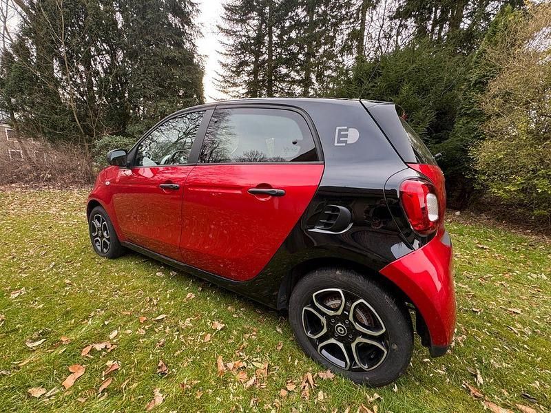 Gebraucht Smart ForFour Electric Drive 60 kW (82 PS) 2018 Rot Limousine