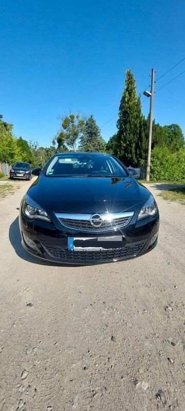 Schwarz Gebraucht 2011 Opel Astra Design Edition Limousine | 6.900 € (Guter Preis) - Bild 1/4