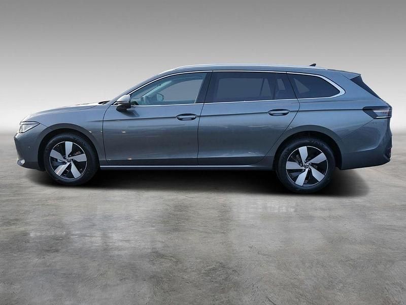Neu VW Passat Business 150 PS (110 kW) 2025 Grau Limousine