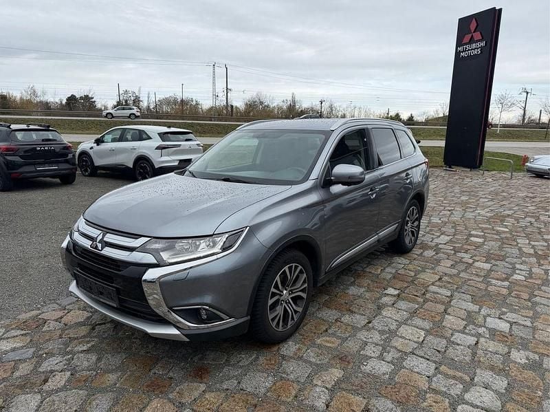 Gebraucht Mitsubishi Outlander Edition 150 PS (110 kW) 2017 Grau SUV