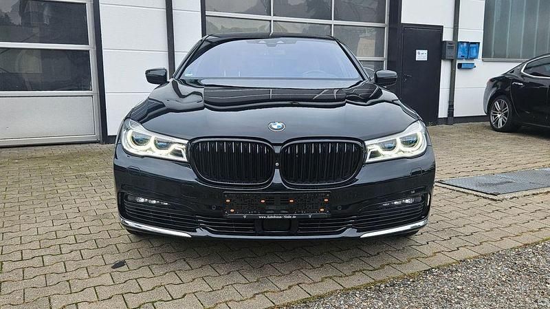 Gebraucht BMW 750 400 PS (294 kW) 2018 Schwarz Limousine