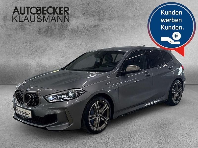 Grau Gebraucht 2024 BMW M135 Performance Kleinwagen | 39.146 € (Fairer Preis) - Bild 1/4