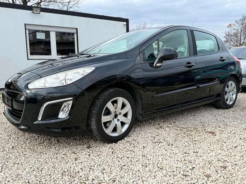 Gebraucht Peugeot 308 Active 120 PS (88 kW) 2012 Noir perla nera Kombi
