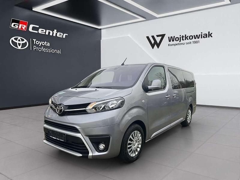 Gebraucht Toyota Proace Verso 144 PS (105 kW) 2023 Silber Kombi