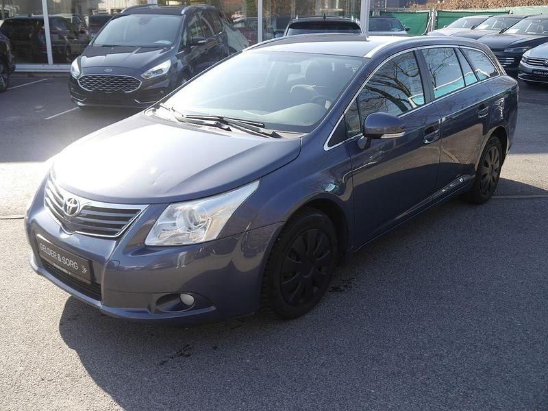 Gebraucht Toyota Avensis Edition 126 PS (92 kW) 2011 Grau Kombi
