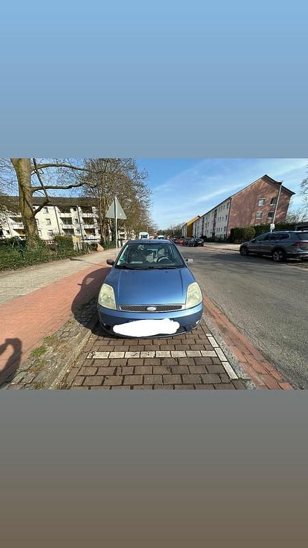 Gebraucht Ford Fiesta 70 PS (51 kW) 2003 Blau Kleinwagen