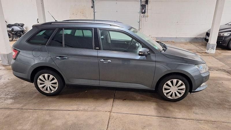 Gebraucht Skoda Fabia 110 PS (80 kW) 2015 Grau Kombi