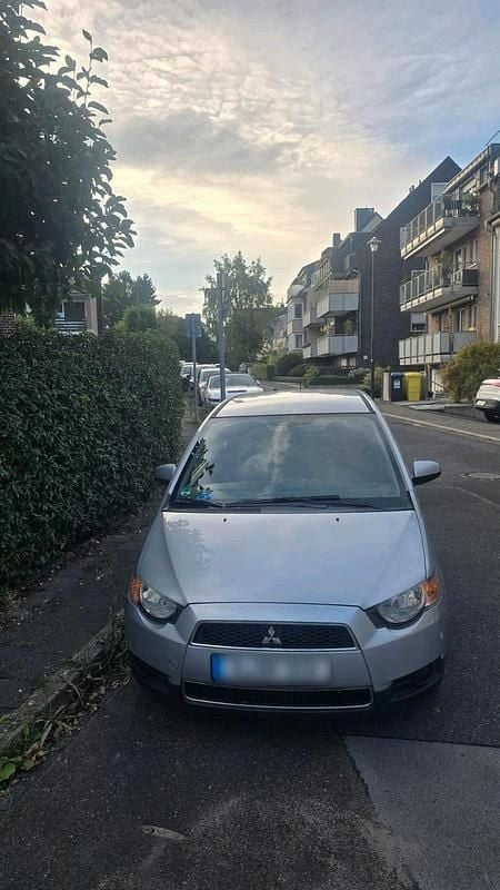 Silber Gebraucht 2011 Mitsubishi Colt Kleinwagen | 3.000 € (Fairer Preis) - Bild 1/4