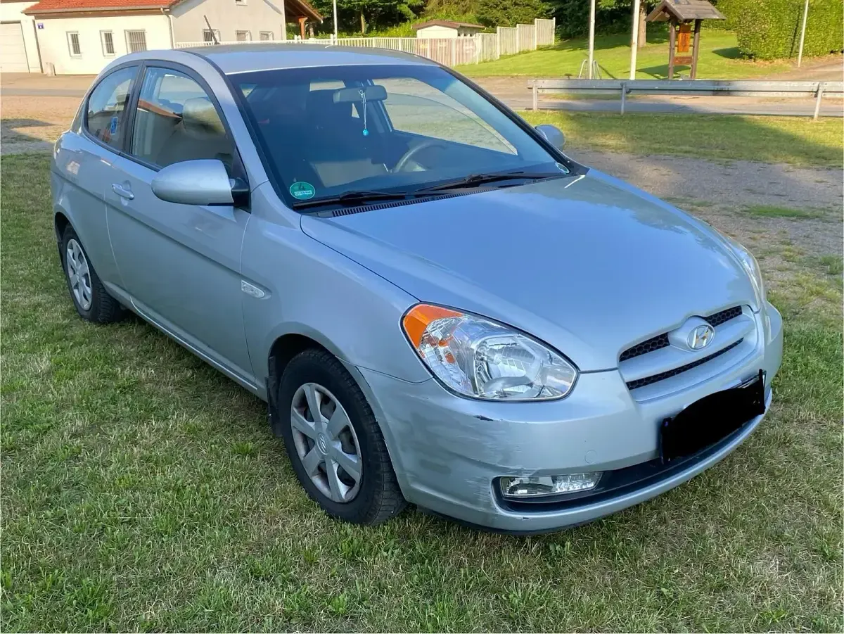 Gebraucht Hyundai Accent 105 PS (77 kW) 2007 Silber Kleinwagen