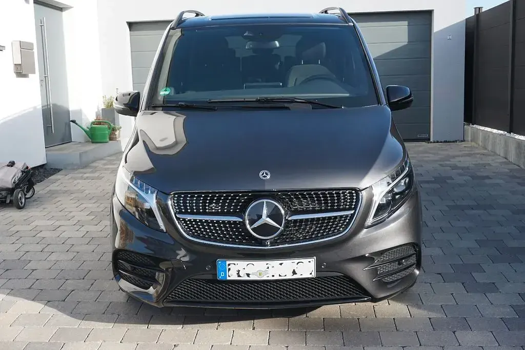 Gebraucht Mercedes V300 AMG 237 PS (174 kW) 2023 Grau Van / Kleinbus