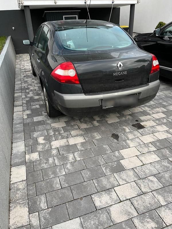 Schwarz Gebraucht 2004 Renault Mégane II Limousine | 1.500 € (Fairer Preis) - Bild 1/4