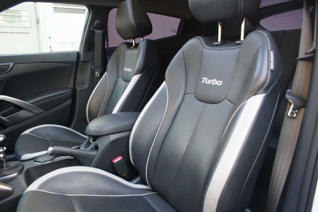 Gebraucht Hyundai Veloster Turbo 186 PS (136 kW) 2014 Weiß metallic Kleinwagen