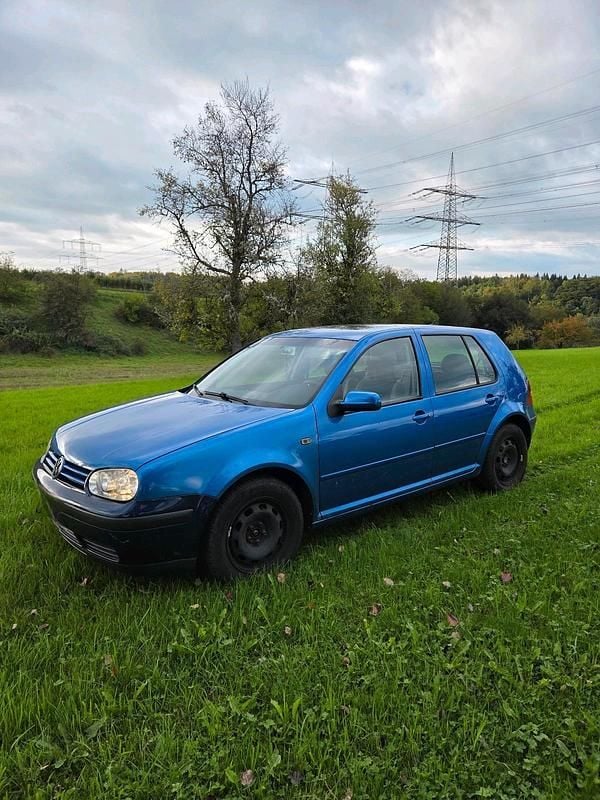 Gebraucht VW Golf IV 115 PS (84 kW) 2000 Blau Kleinwagen