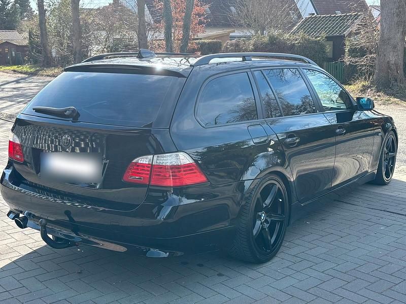 Gebraucht BMW 520 163 PS (119 kW) 2008 Schwarz Kombi