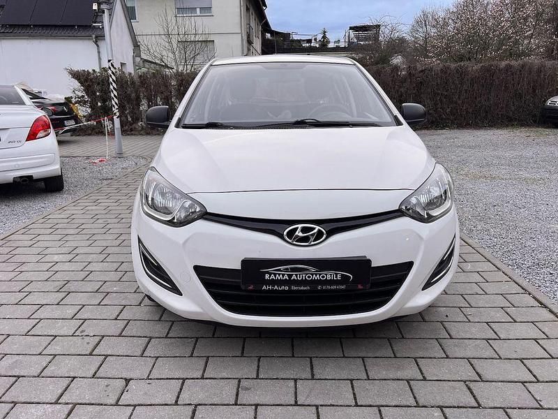 Gebraucht Hyundai i20 Edition 86 PS (63 kW) 2013 Weiß Kleinwagen