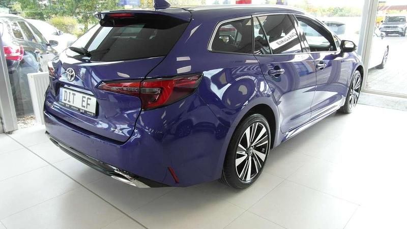 Neu Toyota Corolla 196 PS (144 kW) 2026 Juniper blue Kombi