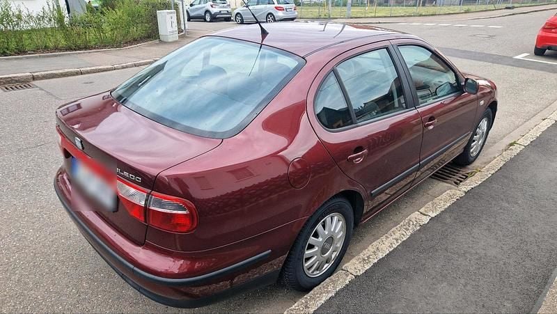 Second-hand Seat Toledo 105 CP (77 kW) 2003 Roșu Berlinǎ