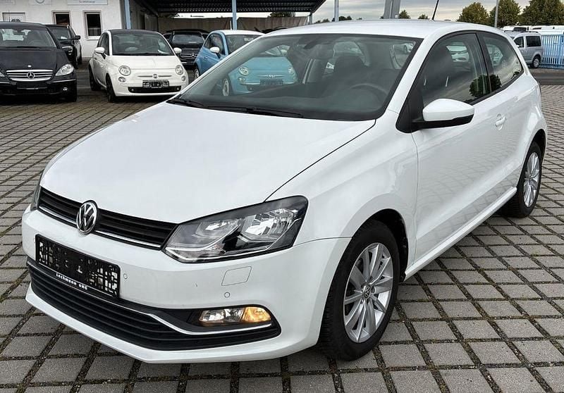 Pure white Gebraucht 2016 VW Polo Comfortline Kleinwagen | 7.750 € (Fairer Preis) - Bild 1/4