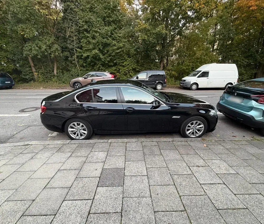 Gebraucht BMW 520 184 PS (135 kW) 2014 Schwarz Limousine