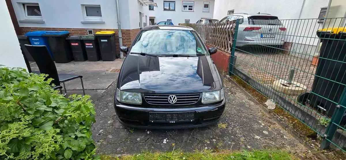 Gebraucht VW Polo 60 PS (44 kW) 1998 Schwarz Kleinwagen