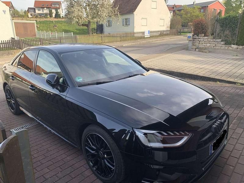 Gebraucht Audi A4 Advanced 150 PS (110 kW) 2022 Schwarz Limousine