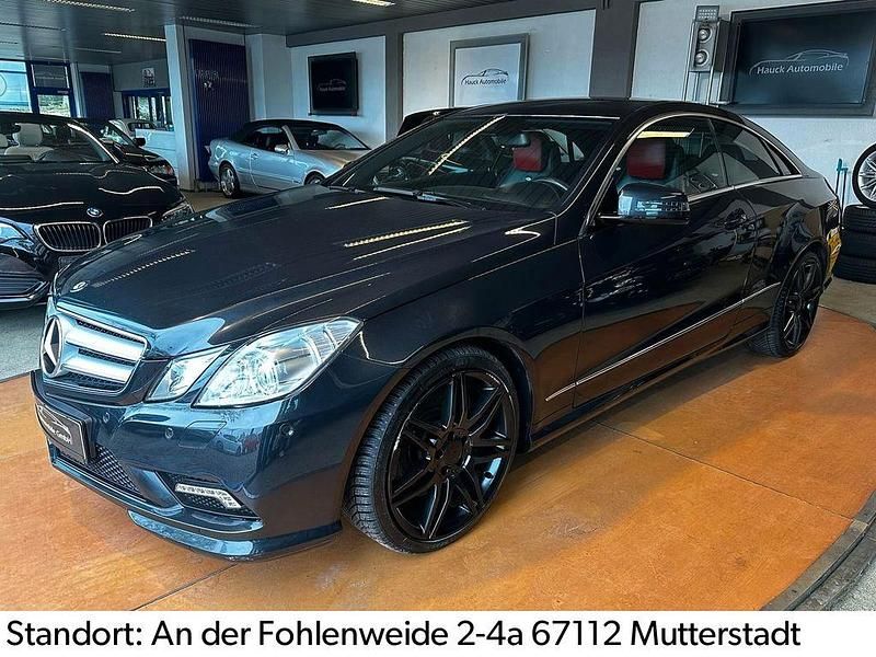 Grey metallic Gebraucht 2011 Mercedes E500 AMG Coupé | 24.290 € (Teuer) - Bild 1/4