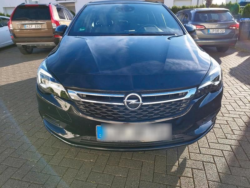 Gebraucht Opel Astra 150 PS (110 kW) 2017 Schwarz Kleinwagen