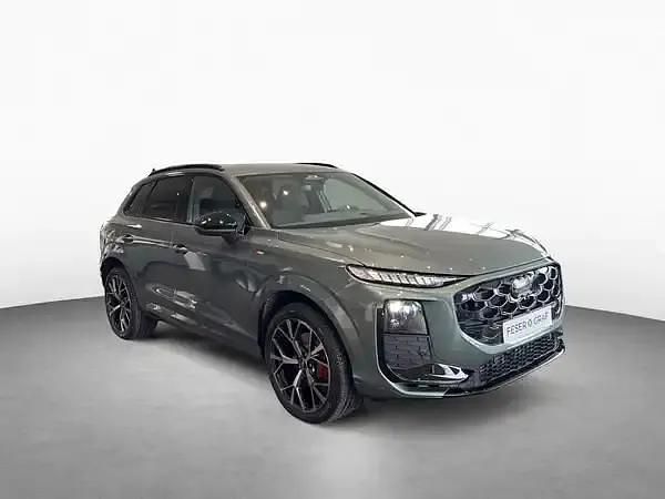 Neu Audi Q3 Ambiente 204 PS (150 kW) 2026 Salbeigrün metallic SUV